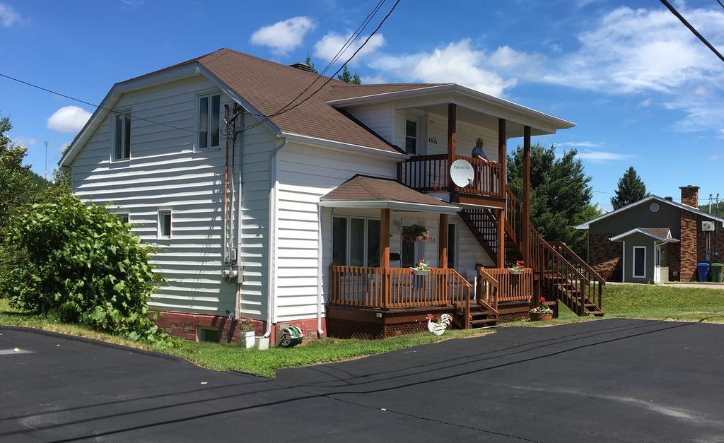 Maison l'héritage LʼAnse-Saint-Jean Exterior foto